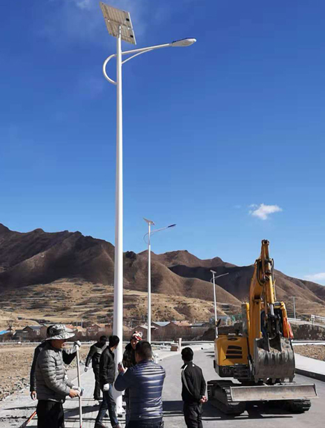 甘南碌曲10米金昌太阳能路灯项目