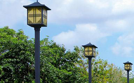 太阳能金昌庭院灯怎么选亮度与续航更耐用